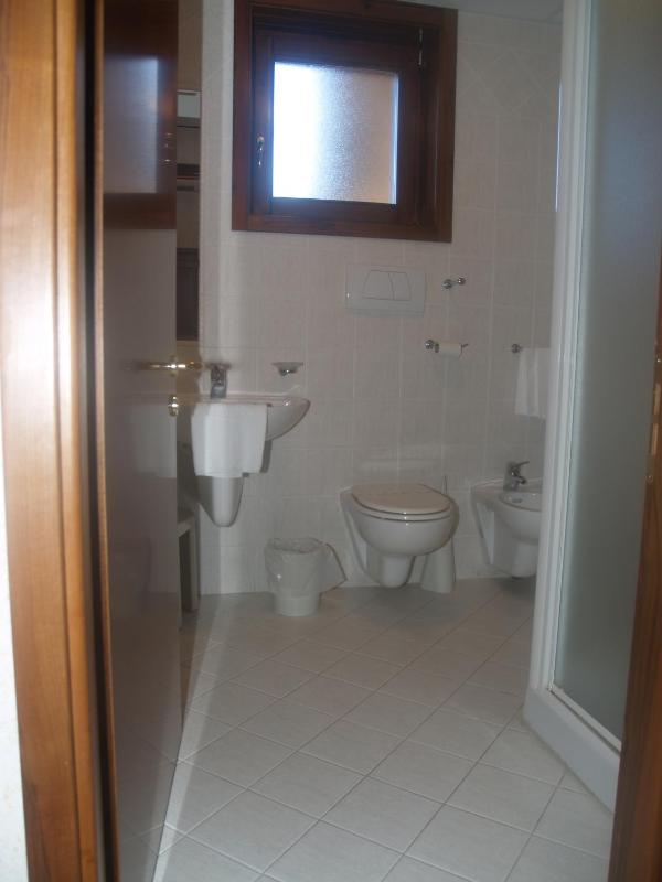 Economy Double Room Without Breakfast image 3