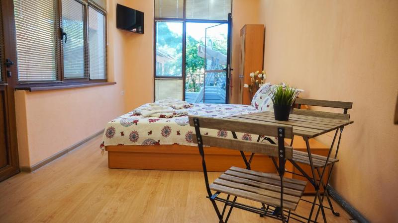 Deluxe Double or Twin Room with Mountain View image 3