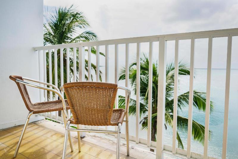 Studio Ocean View Deluxe image 1