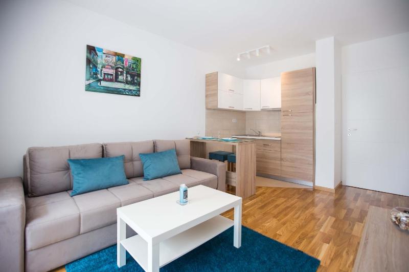 Apartment image 3