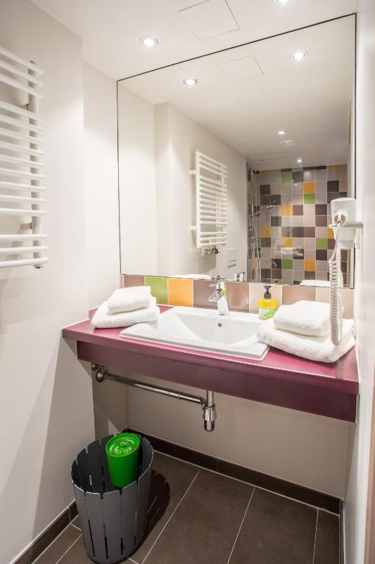 Double Room image 3