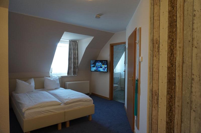 Double Room with Private Bathroom image 1