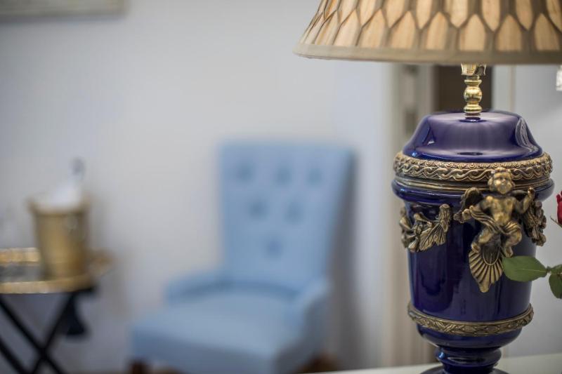 Junior Suite with Balcony image 4