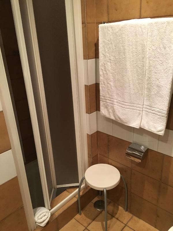 Double or Twin Room image 4