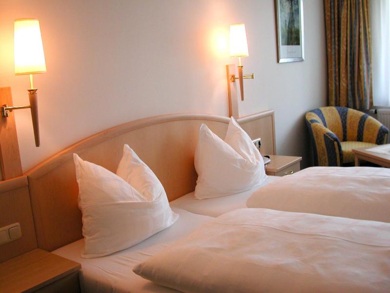 Double Room image 3