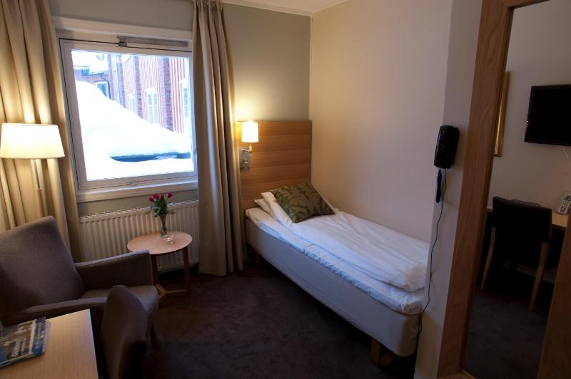 Standard Single Room image 3