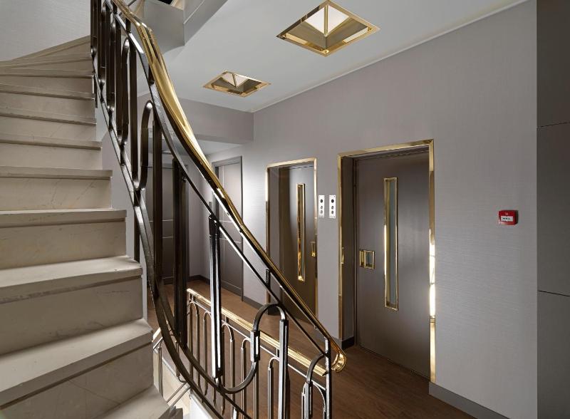 Holiday Suites - image 5