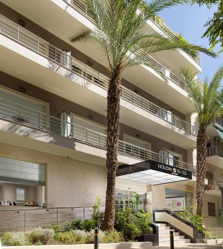 Holiday Suites - image 8
