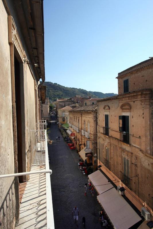 Donnaciccina Accomodation - image 48