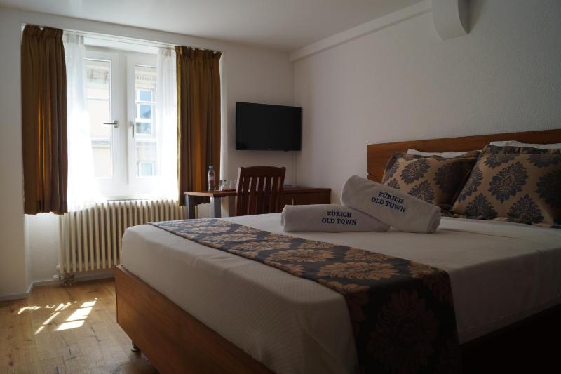 Superior Queen Room image 2