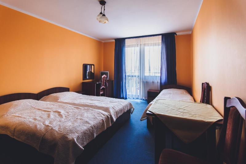 Triple Room with Balcony image 3