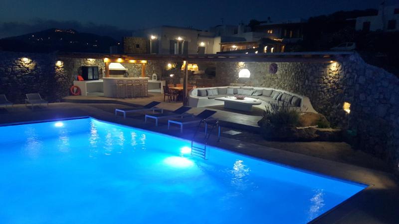 Otherview Villa - image 3