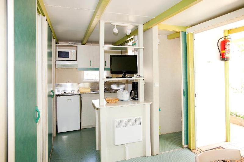 Two-Bedroom Bungalow with Sea View (5 Adults) image 3