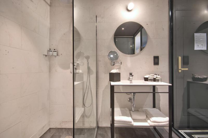 Superior Suite with Terrace image 3
