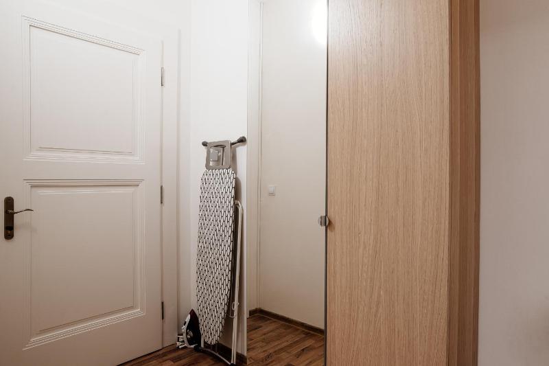 Studio Apartment image 2