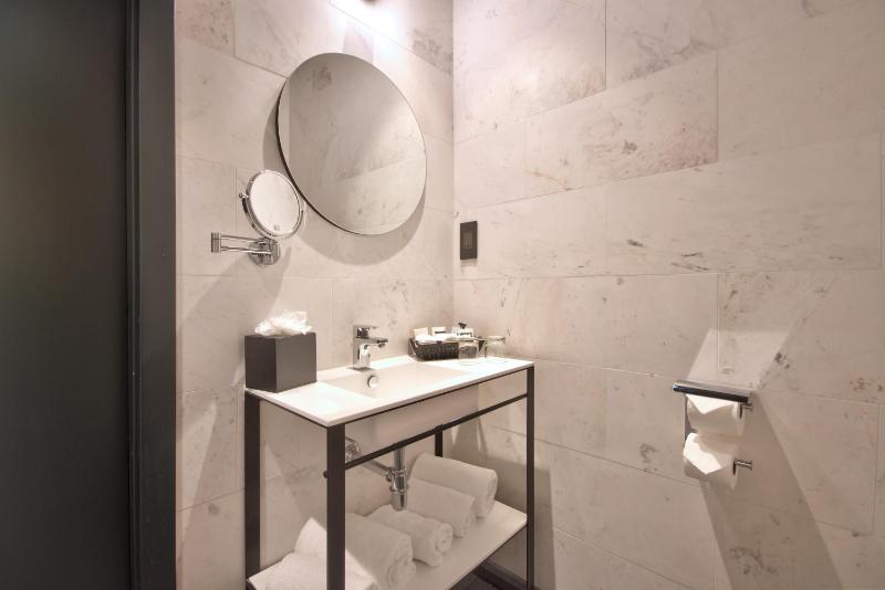 Superior Double or Twin Room with Maltese Balcony image 4