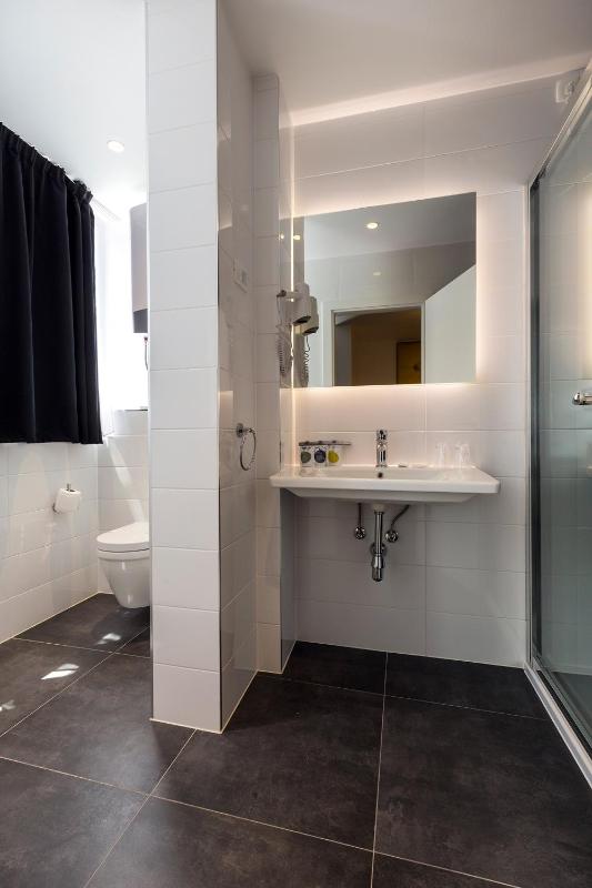 Deluxe Double Room image 2