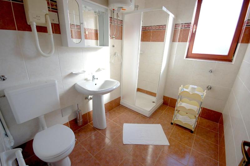 One-Bedroom Apartment image 2