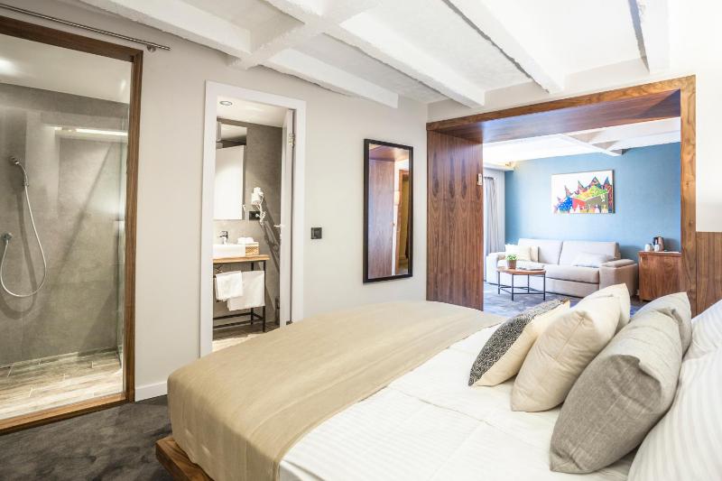 Superior Suite image 4