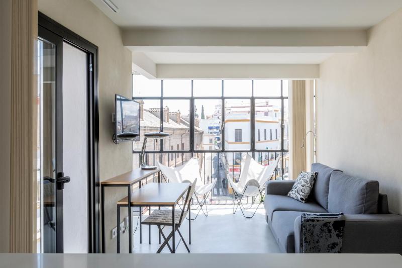 thesuites Sevilla - image 4