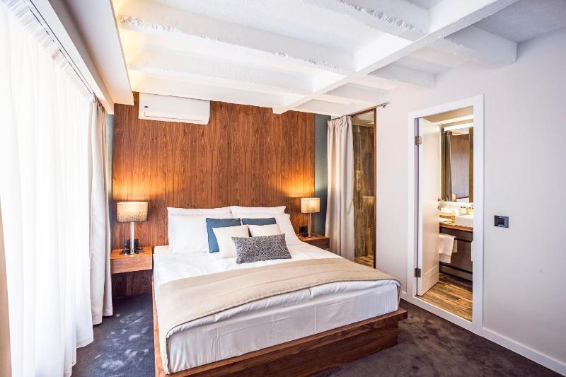 King Suite image 4