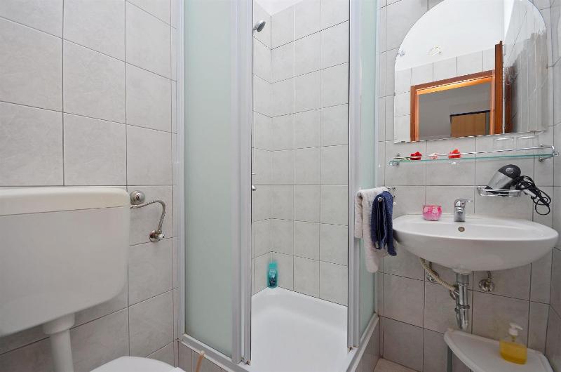 Studio - Second Floor image 3