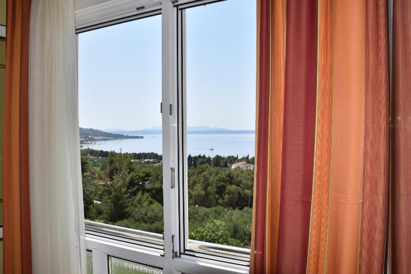Double Room with Sea View image 2