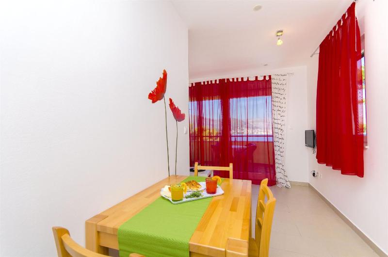 Two-Bedroom Apartment with Sea View image 4