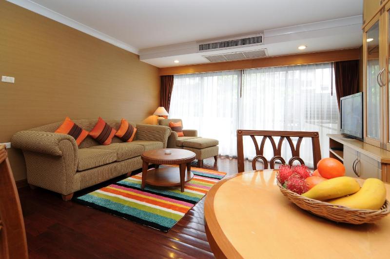 Admiral Suite One-Bedroom with Balcony  image 3