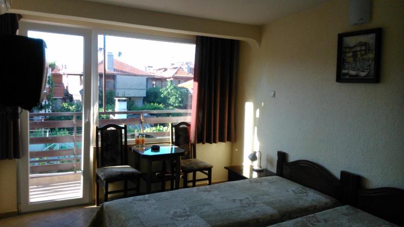 Double or Twin Room with Garden View image 3