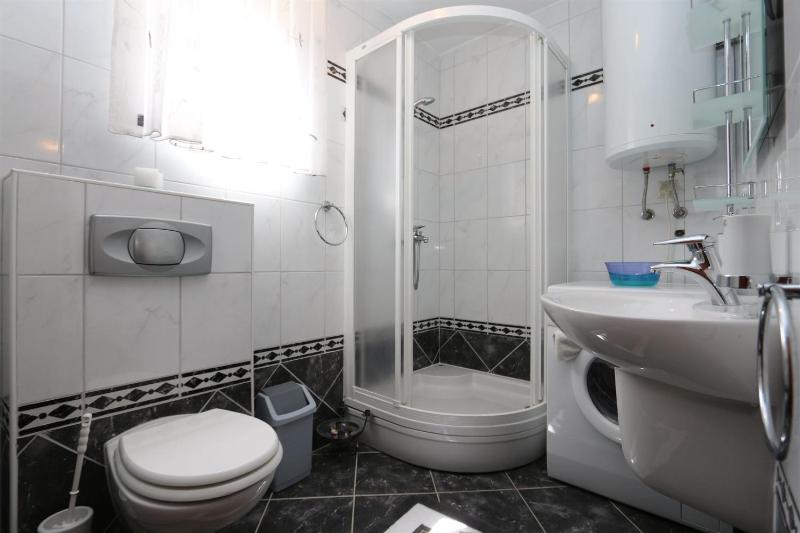 Apartment Bensak - image 3