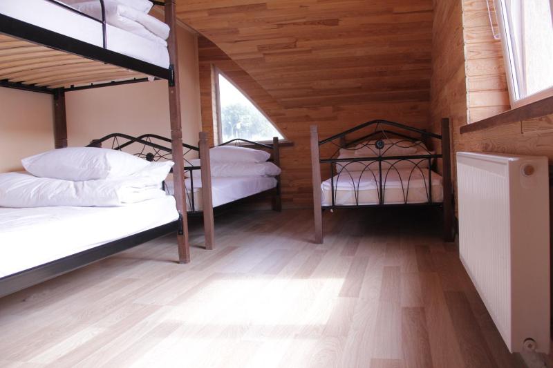 Economy Quadruple Room with Shared Bathroom image 3