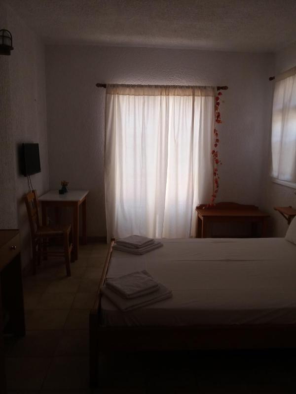 Double Room with Sea View image 3