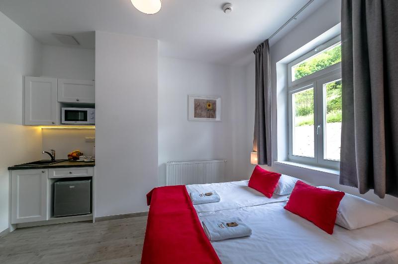 Double Room image 1