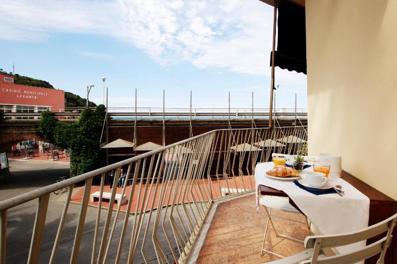 Hotel Garden - image 2