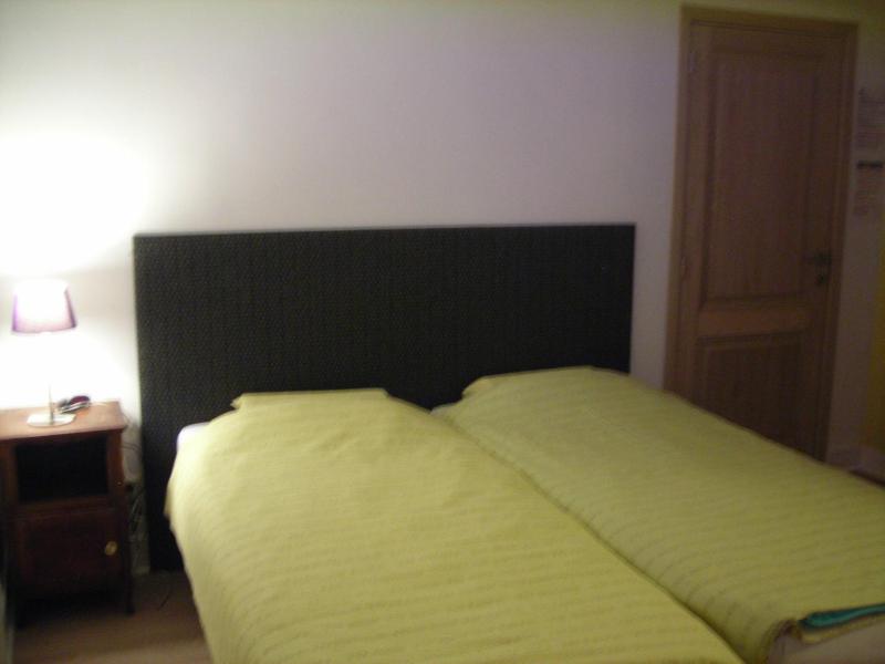 Twin Room image 1