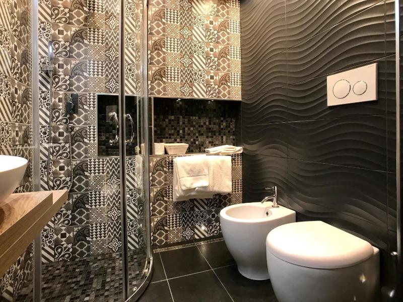 Quadruple Room image 4