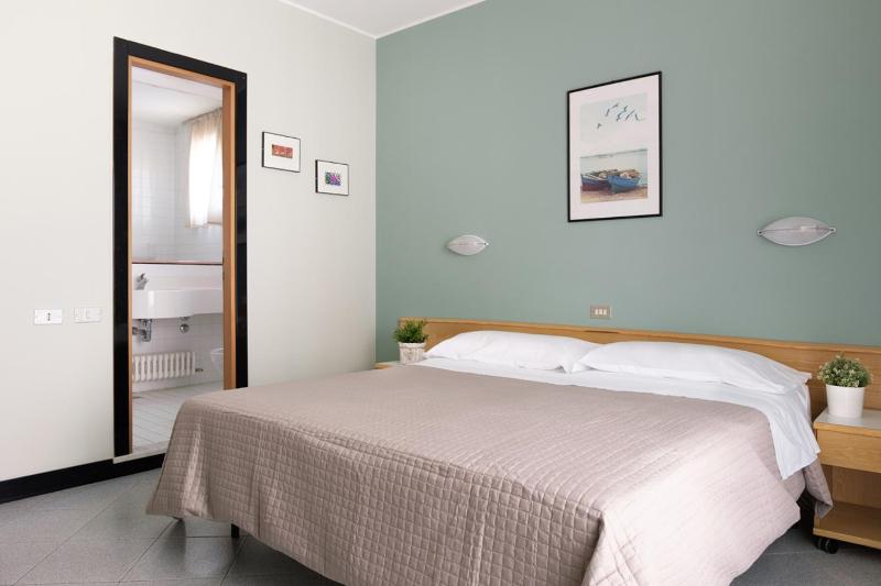 Economy Double or Twin Room image 3