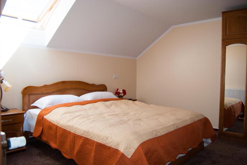Double Room with Private Bathroom image 3