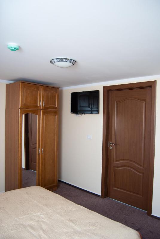 Double Room with Private Bathroom image 2