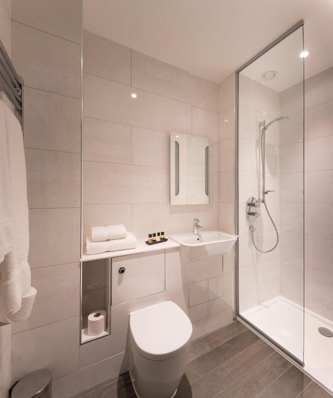 Deluxe Double or Twin Room image 1
