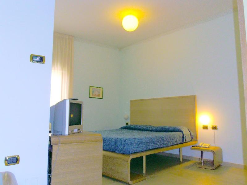 Triple Room image 3