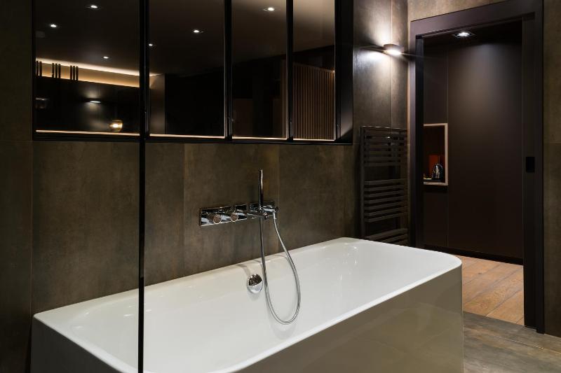 Suite with Terrace image 4