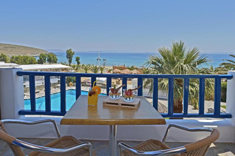 One-Bedroom Apartment with Sea View image 3
