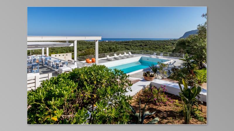 Apartment with Sea View image 3