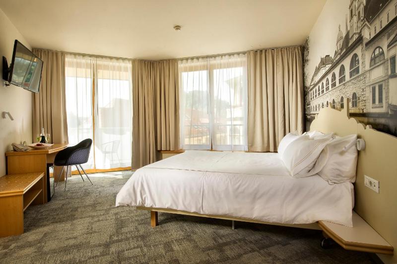 Comfort Double Room with Balcony image 3