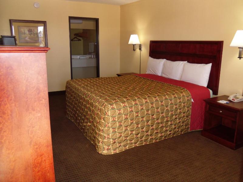 King Room - Non-Smoking image 3