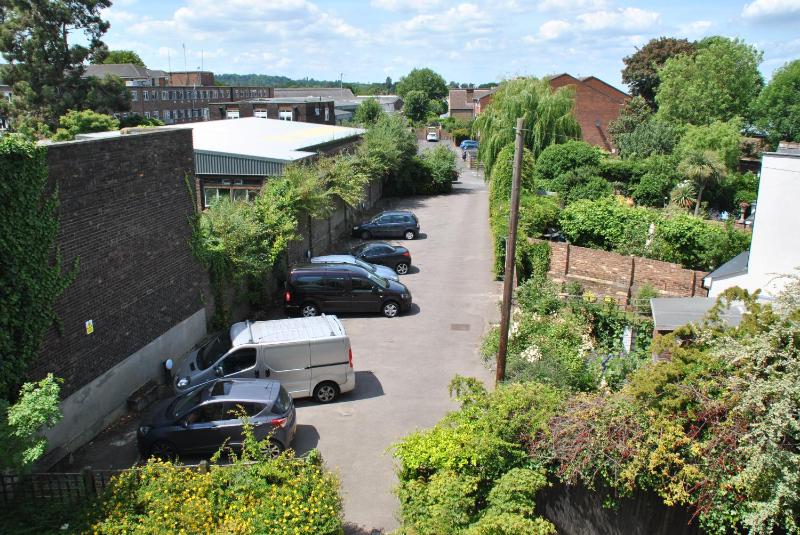 One-Bedroom Apartment image 4