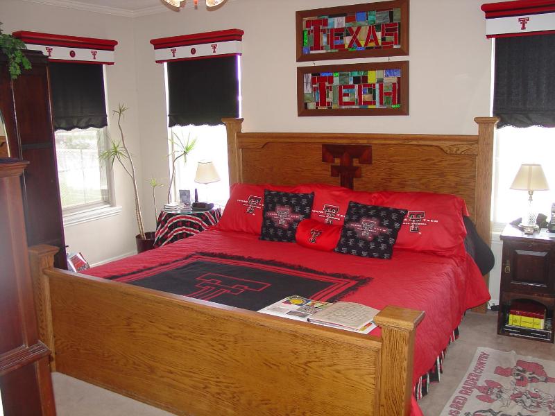 King Room image 2