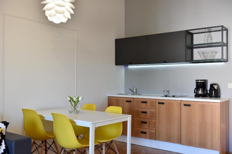 Apartment with Pool View  image 4